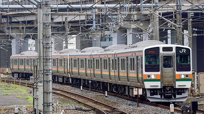211系C8編成が出場