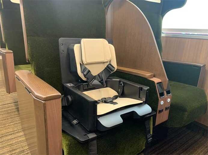 阪急，座席指定サービス「PRiVACE」の運行を7月21日から開始