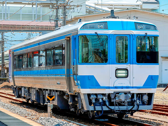 キハ185-11が多度津工場から出場