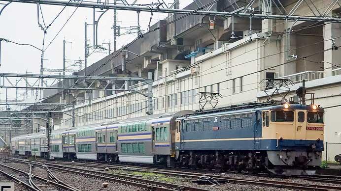 E235系1000番代グリーン車6両が新津へ