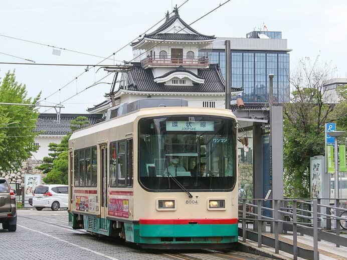 富山地方鉄道環状線にデ8000形が入線