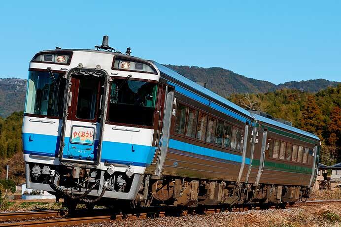 初詣臨時特急&ldquo;やくおうじ&rdquo;運転