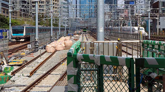 田町駅で線路切替えに向けた準備が進む