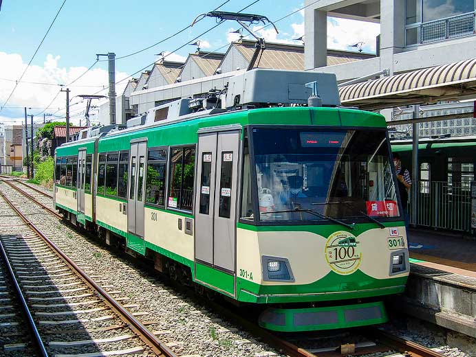 東急世田谷線で「開業100周年記念」ヘッドマーク