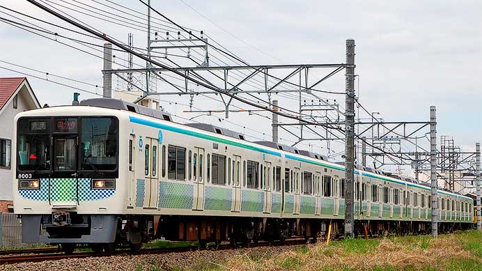 西武8000系が営業運転を開始