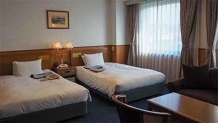 近鉄線の電車を客室から見ることができる「トレインビュープラン」