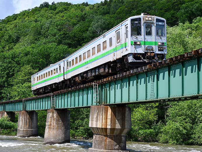 キハ143形が石北本線に入線