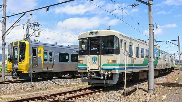 「阿武隈急行 8100形 × 福島交通 1000系 ダブル貸切列車と車庫見学・撮影会 2社コラボツアー」開催