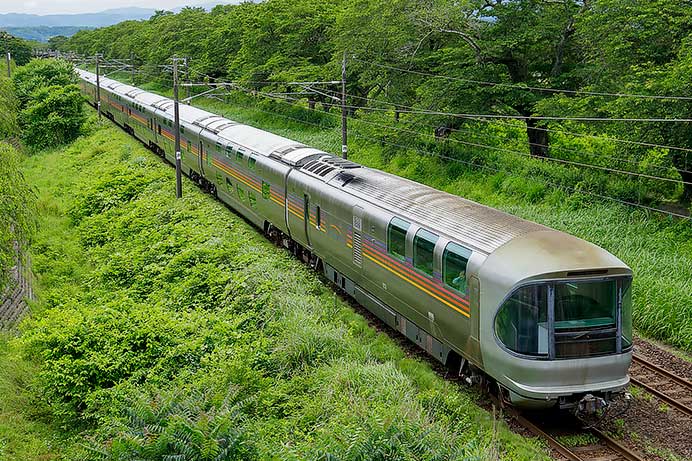 EF81 95が「カシオペア紀行　仙台行き」をけん引