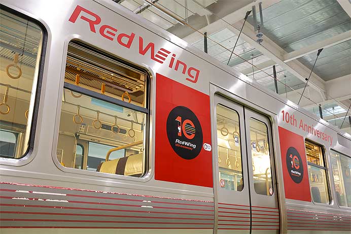 京都鉄道博物館で227系の特別展示