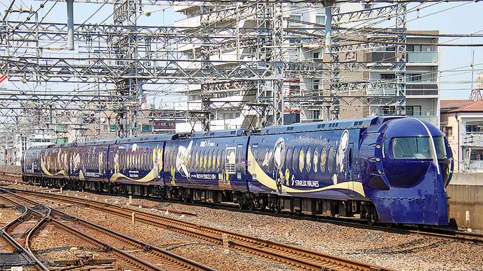 「PEANUTS×STARLUX ラッピングラピート」の運転開始