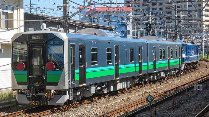 高崎エリア向けのHB-E220系が甲種輸送される