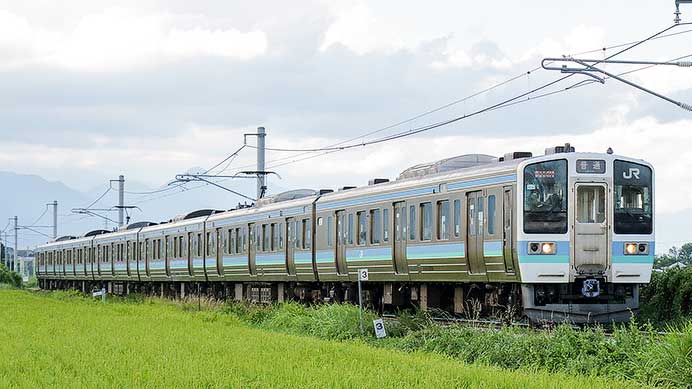 大糸線に211系6両編成が入線