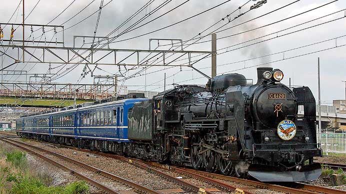 快速&ldquo;SLぐんま水上&rdquo;，C61 20がけん引