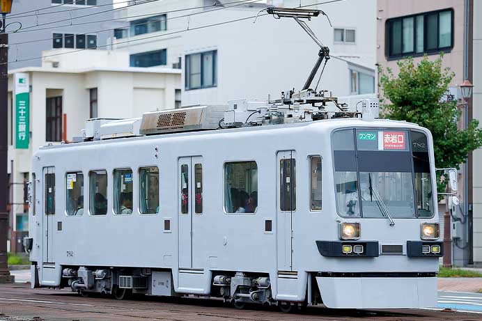 豊橋鉄道モ780形782号がグレー1色塗装に