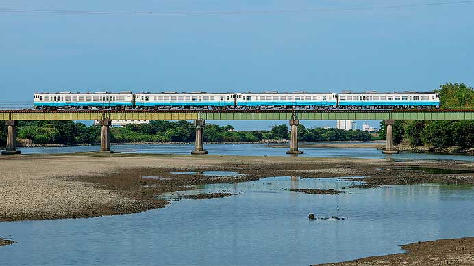 徳島地区で阿波踊り開催にともなう車両増結を実施