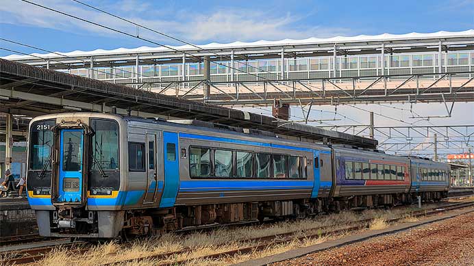 2000系3両が松山へ回送される