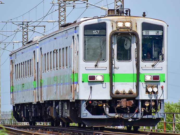 キハ143形2両が苗穂運転所へ