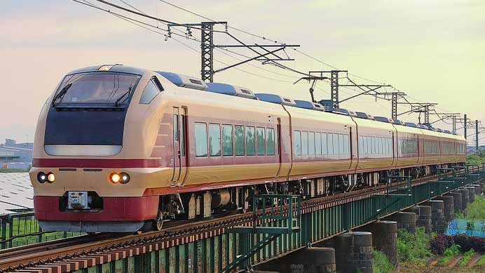 「夜行E653系大曲の花火満喫号」運転