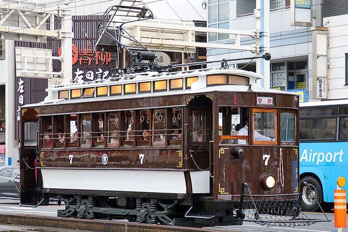 とさでん交通で「桟橋車庫見学・維新号体験乗車」開催