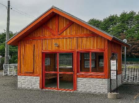 八戸線 種差海岸駅の駅舎をリニューアル