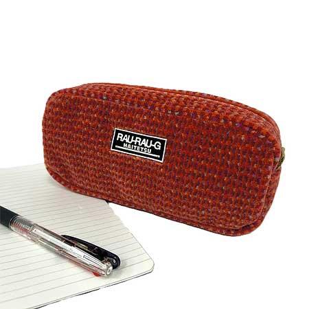 「モケットぺんポーチ」