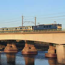 E233系8000番台N33編成が配給輸送される