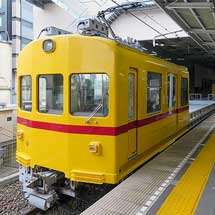 京急川崎駅でデト11・デト12が展示される