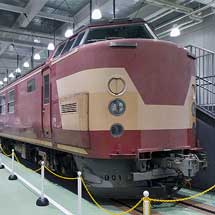 京都鉄道博物館で443系が展示される