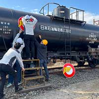 貨物鉄道博物館でタム2920の社章取付式が開催される