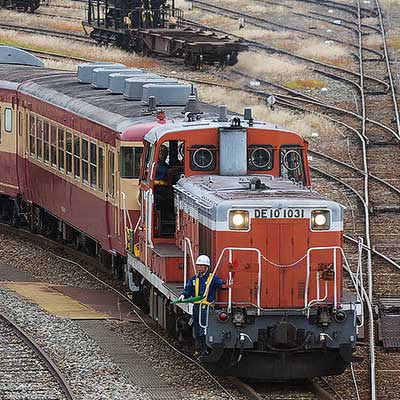 国鉄急行色の475系A16編成が松任本所を出場｜鉄道ニュース｜2008年8月