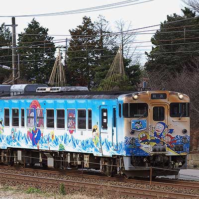キハ40 2137 ハットリくんラッピング塗装仕様 M車 白色室内灯