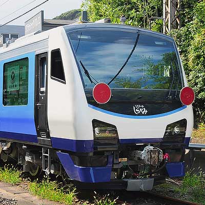 HB-E300系「リゾートしらかみ・新青池編成」が甲種輸送される｜鉄道