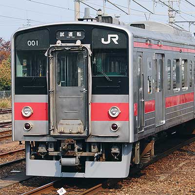 121系第1編成が登場時の赤色帯に｜鉄道ニュース｜2011年11月15日掲載
