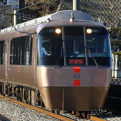 小田急30000形「EXE」が多摩線で試運転｜鉄道ニュース｜2011年12