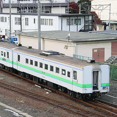 キハ40形・キサハ144形などが苗穂工場へ｜鉄道ニュース｜2012年10月30