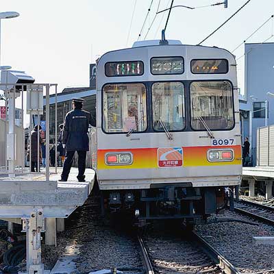 東急大井町線戸越公園駅でのドアカット解消 鉄道ニュース 13年2月25日掲載 鉄道ファン Railf Jp