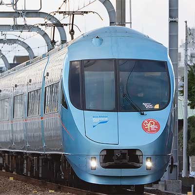 臨時特急ロマンスカー“ニューイヤーエクスプレス号”・“メトロニュー