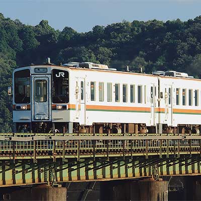 キハ11形がキハ25形の運用を代走｜鉄道ニュース｜2015年9月28日