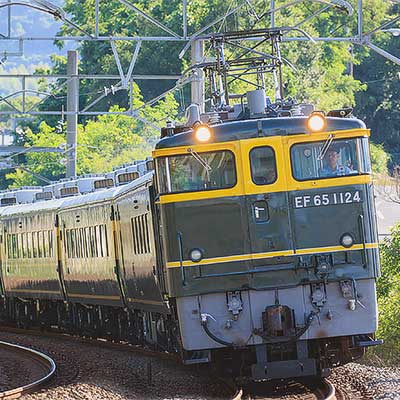 サロンカー江の川 第420列車 「 サロンカー江の川の往路を狙う 」 - 写真は鉄で出来ている。