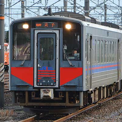 運休の“スーパーまつかぜ”3号をキハ121形が代走｜鉄道ニュース｜2016年