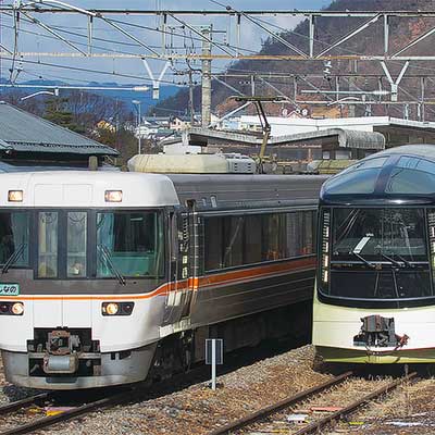 E001系（四季島） E001系四季島と583系 新旧寝台電車の並び - YouTube
