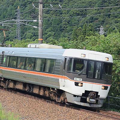 臨時特急“諏訪しなの”運転｜鉄道ニュース｜2017年9月26日掲載