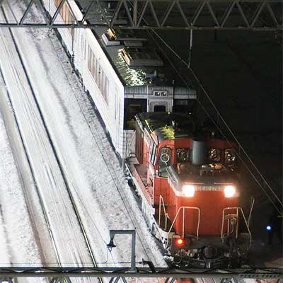 キハ110系700番代「TOHOKU EMOTION」が配給輸送される｜鉄道