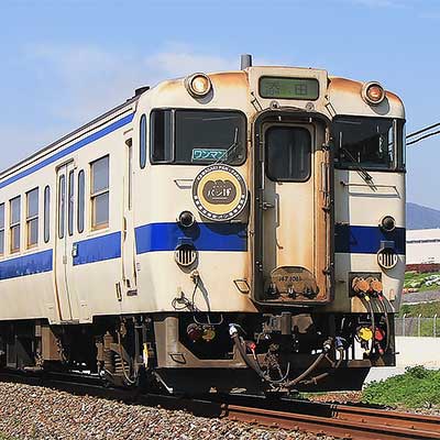 日田彦山線のキハ147形に『かわさきパン博』ヘッドマーク｜鉄道