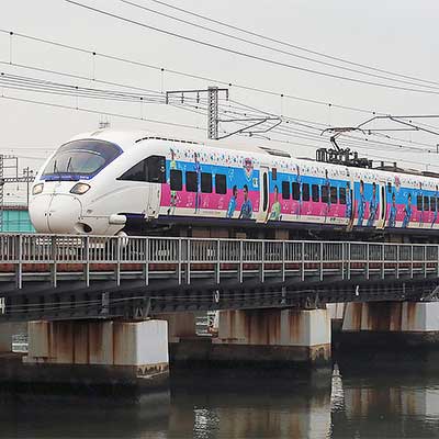 885系SM10編成に「サガン鳥栖」ラッピング｜鉄道ニュース｜2018