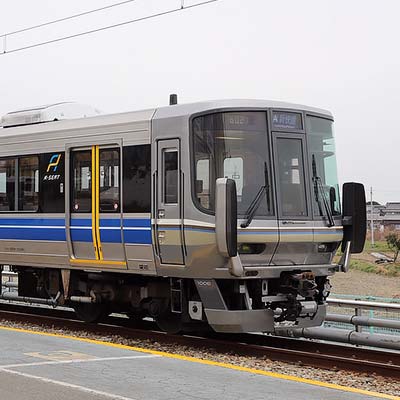 JR西日本，223系「Aシート」車を公開｜鉄道ニュース｜2019年2月