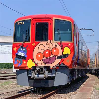 JR四国，2700系「土讃線アンパンマン列車」を報道陣に公開｜鉄道
