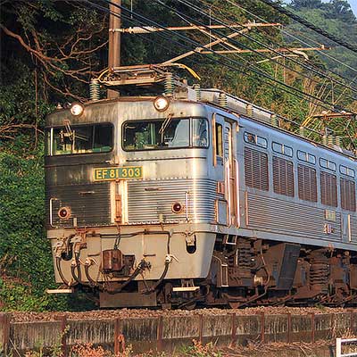 EF81 303けん引の臨時貨物列車が運転される｜鉄道ニュース｜2020年8月