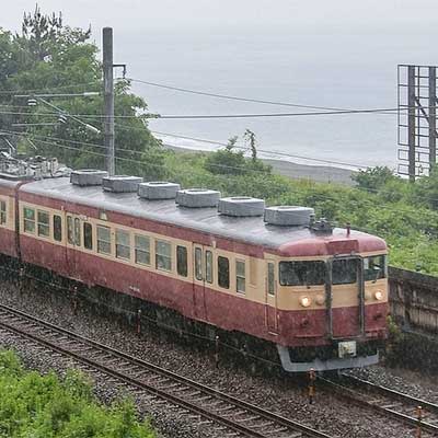 えちごトキめき鉄道の413系＋クハ455が営業運転を開始｜鉄道ニュース